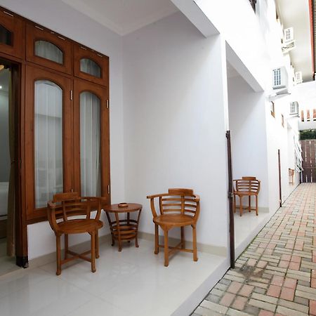 Banua Raya Homestay Jogjakarta Buitenkant foto