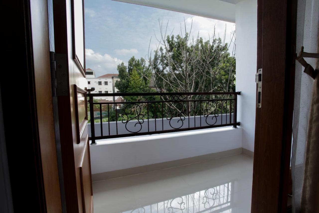 Banua Raya Homestay Jogjakarta Buitenkant foto