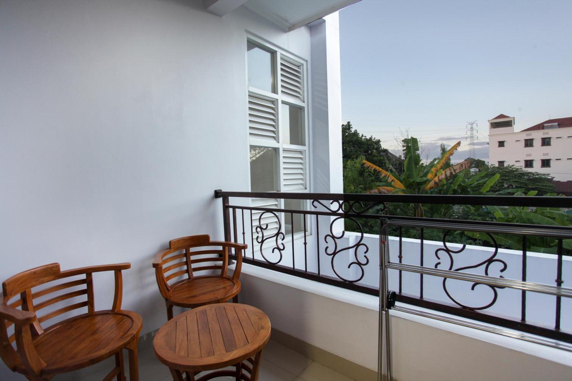 Banua Raya Homestay Jogjakarta Buitenkant foto