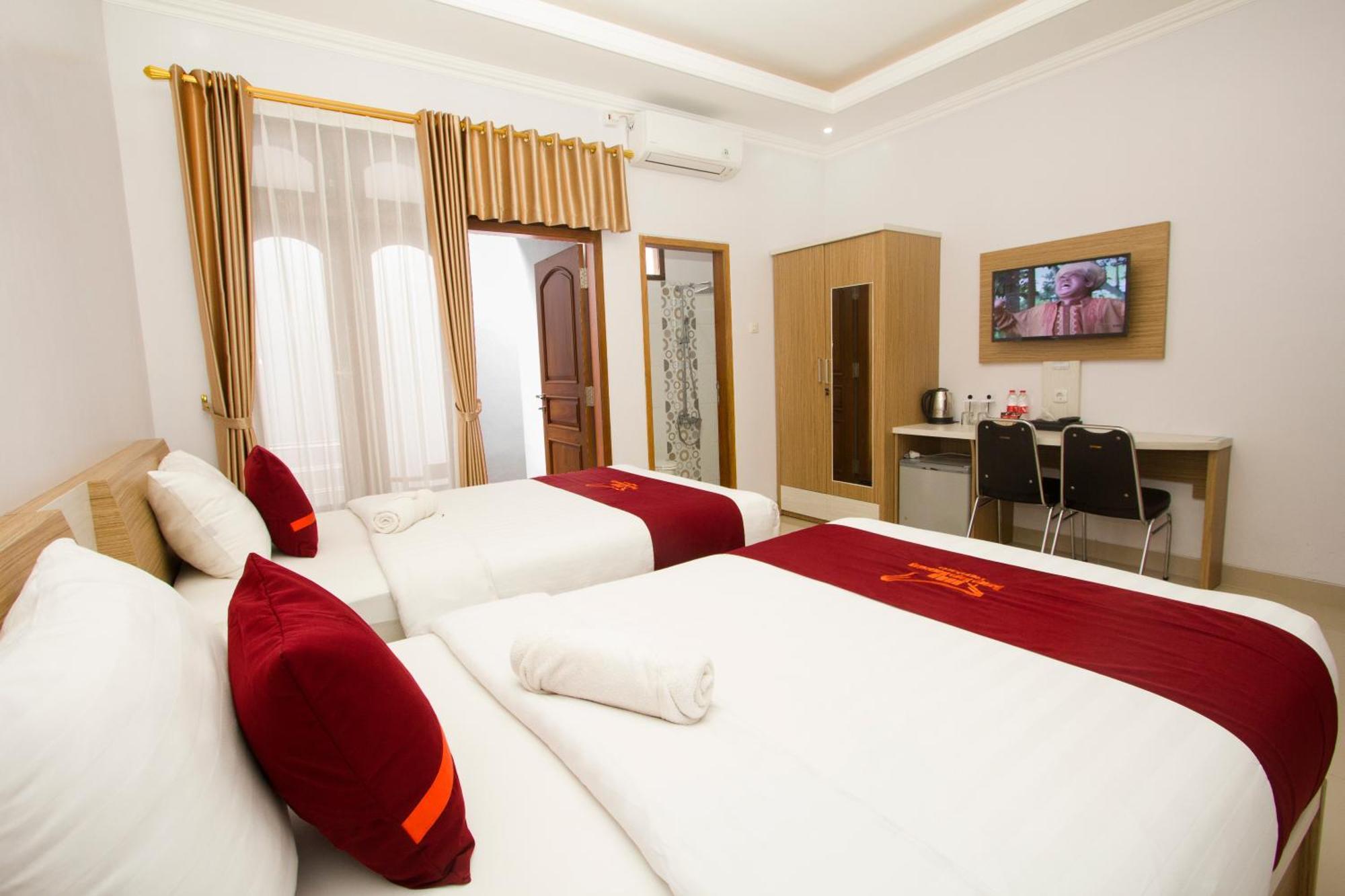 Banua Raya Homestay Jogjakarta Buitenkant foto